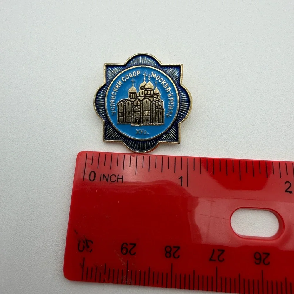 Vintage‎ USSR Moscow Kremlin Dormition Cathedral Pin Blue Gold Enamel